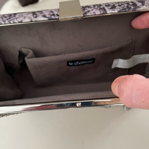 Le Chateau Gray Silver snakeskin design Crossbody Bag or Clutch - Picture 3 of 9
